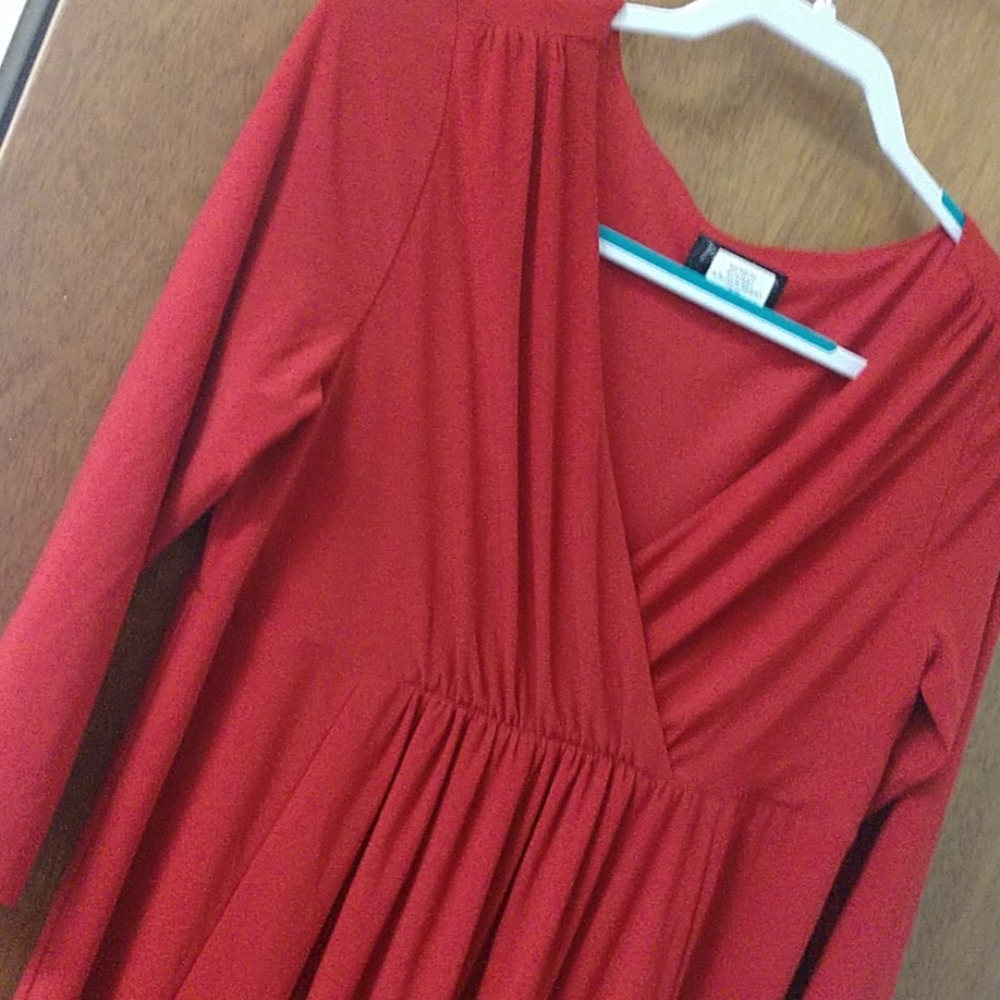 Red formal affair dress with 3/4 sleeves